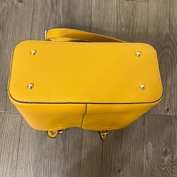 Yellow Purse - Picture 3 of 4